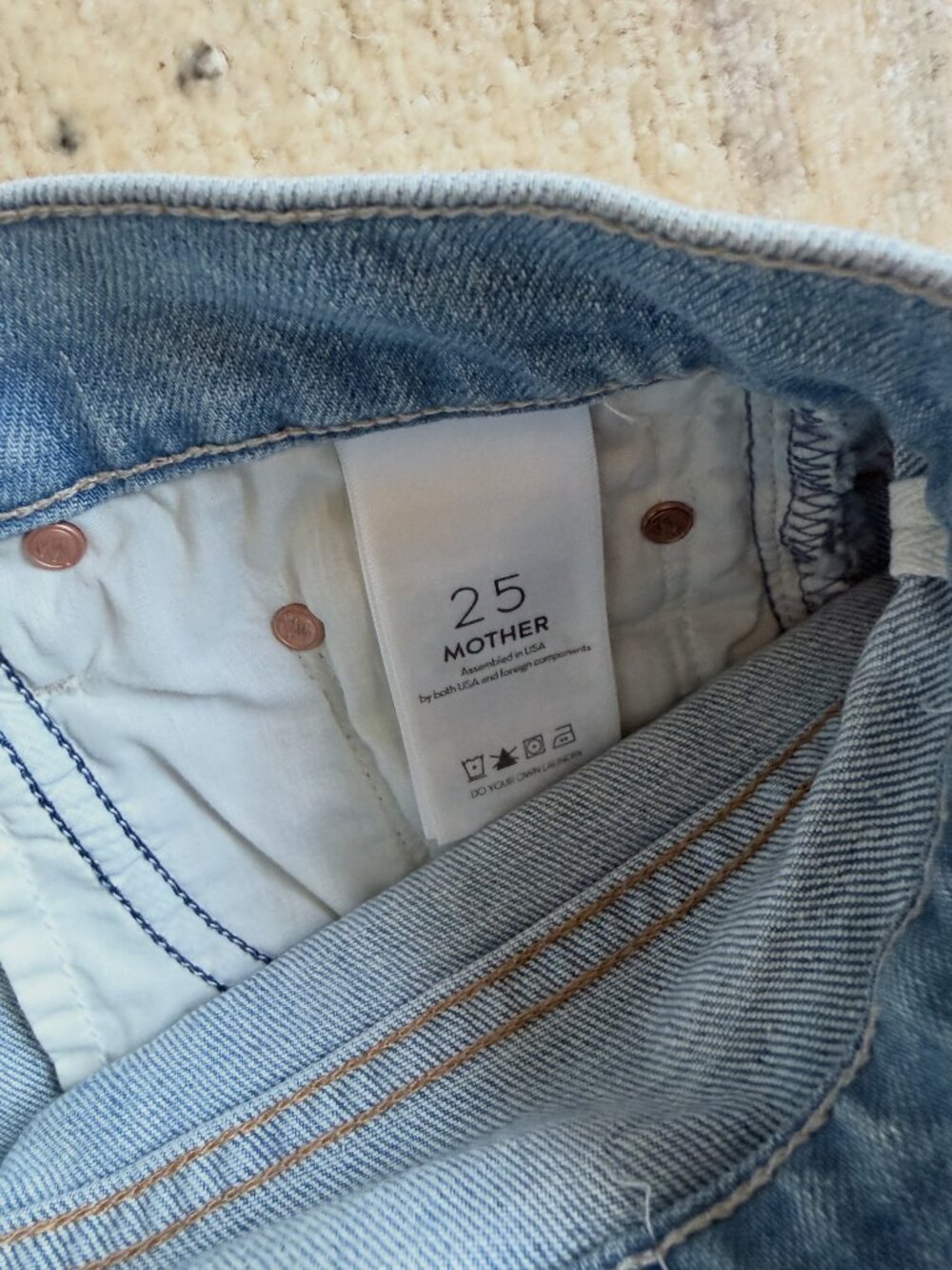 MOTHER The Teaser Donut Roll Short - On My Knees - Size 25 - Picture 5 of 7